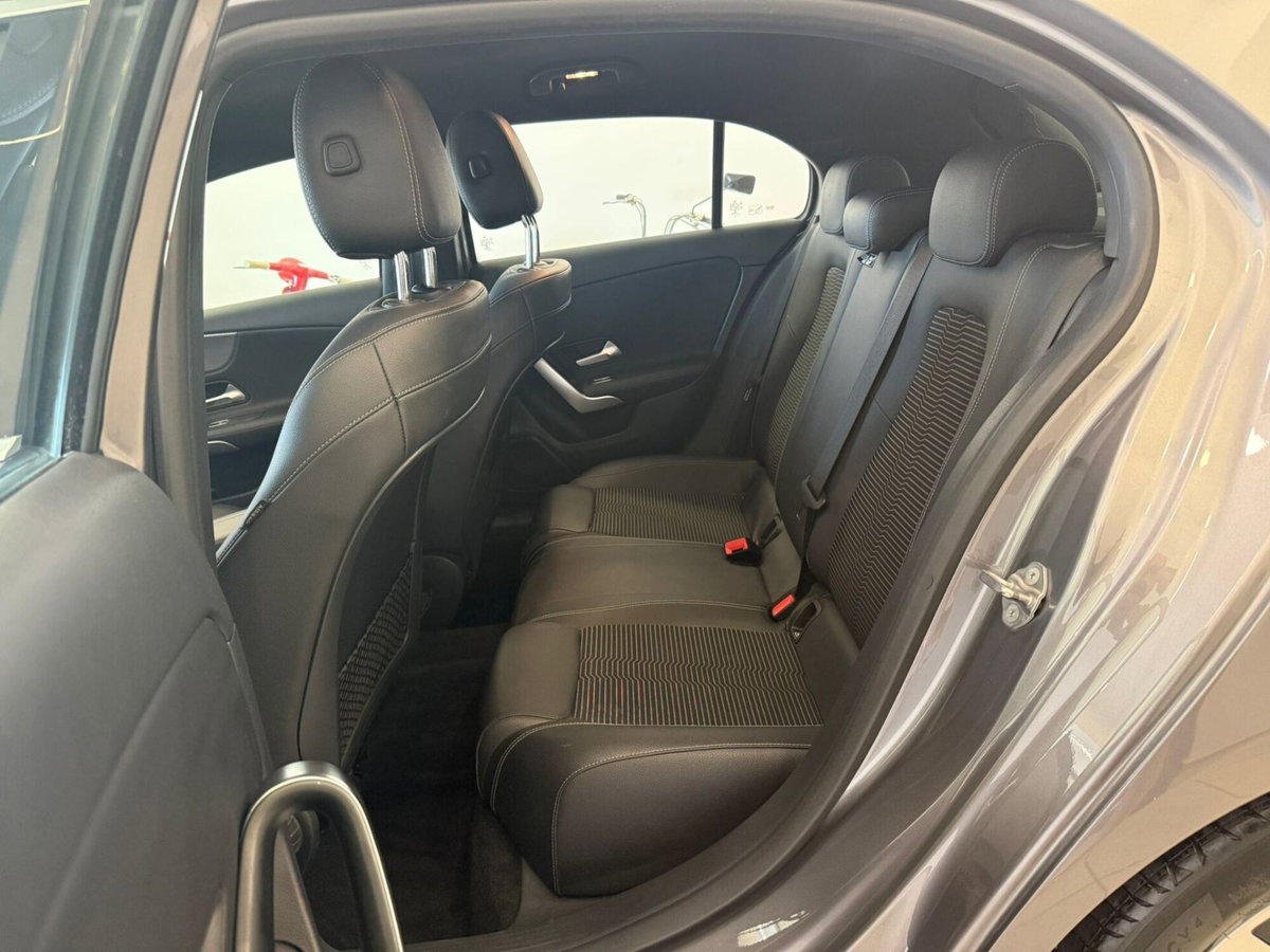 Mercedes-Benz Classe A 180 d Automatic Premium (10)