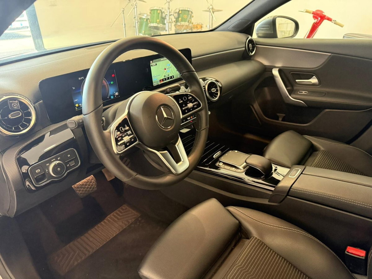 Mercedes-Benz Classe A 180 d Automatic Premium (13)