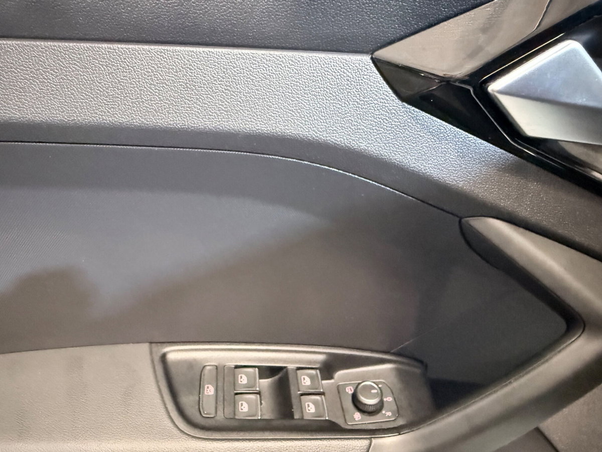 Audi A1 Sportback 30 TFSI S tronic Identity Black (14)