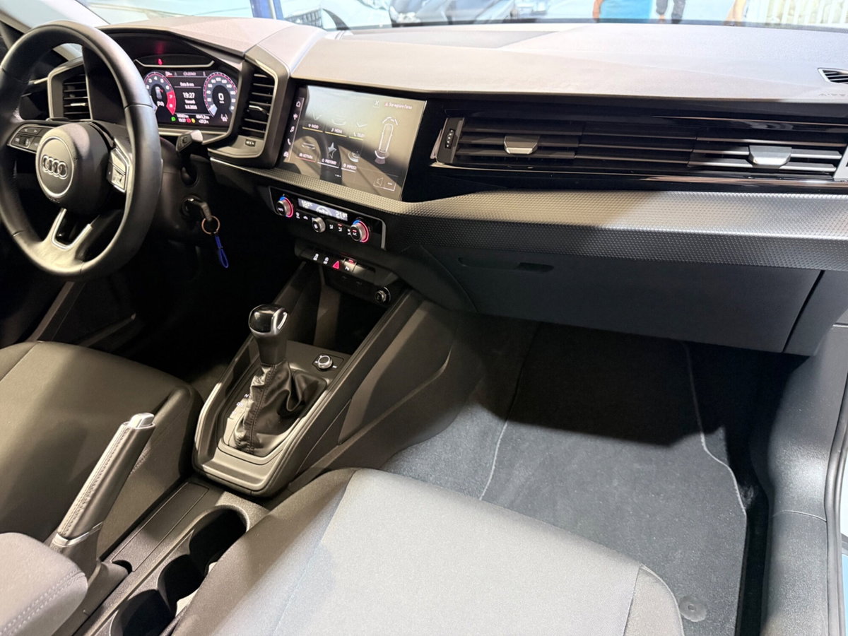 Audi A1 Sportback 30 TFSI S tronic Identity Black (18)