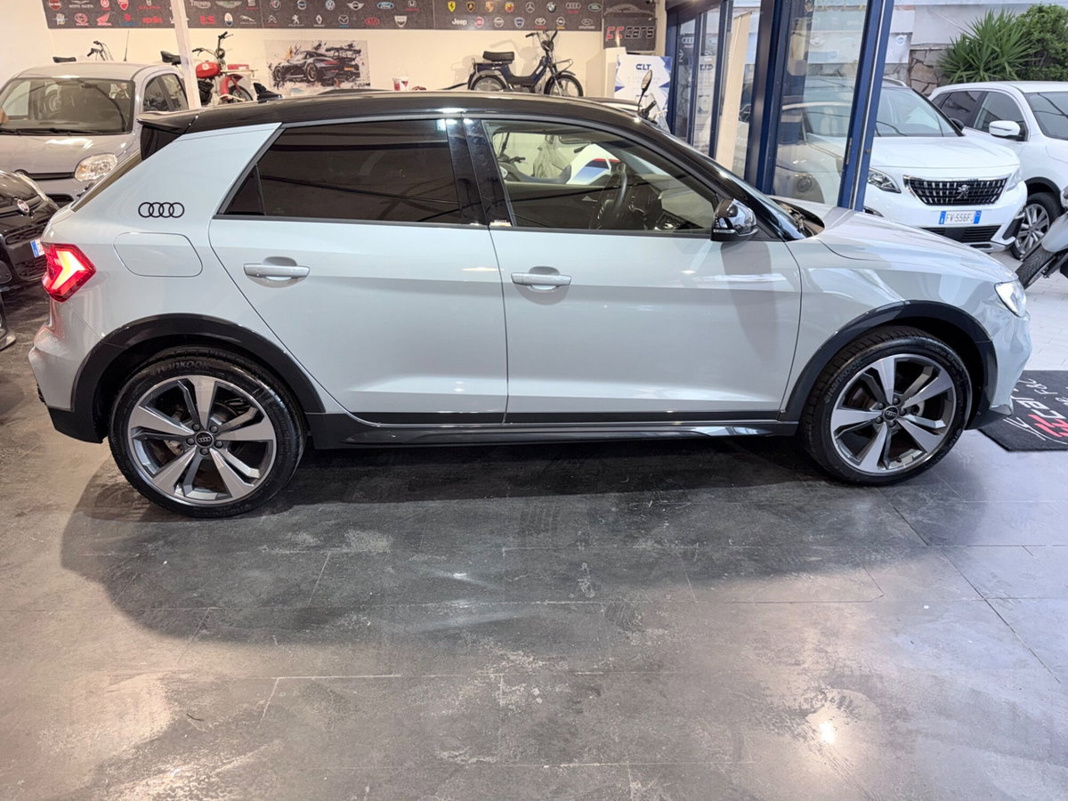 Audi A1 Sportback 30 TFSI S tronic Identity Black (3)