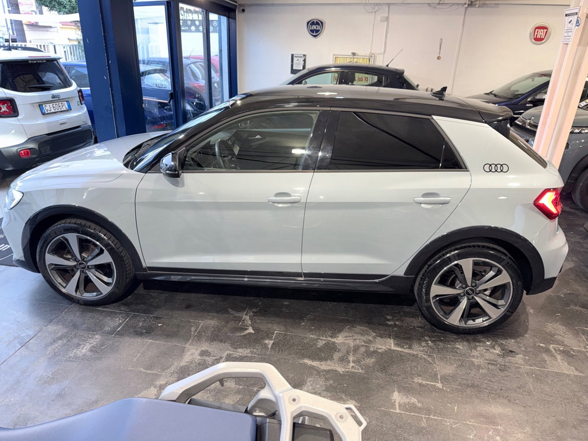 Audi A1 Sportback 30 TFSI S tronic Identity Black (4)