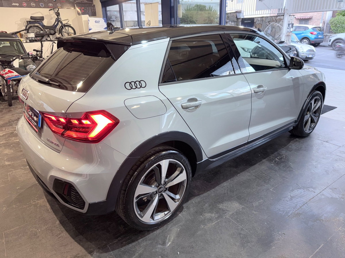 Audi A1 Sportback 30 TFSI S tronic Identity Black (5)