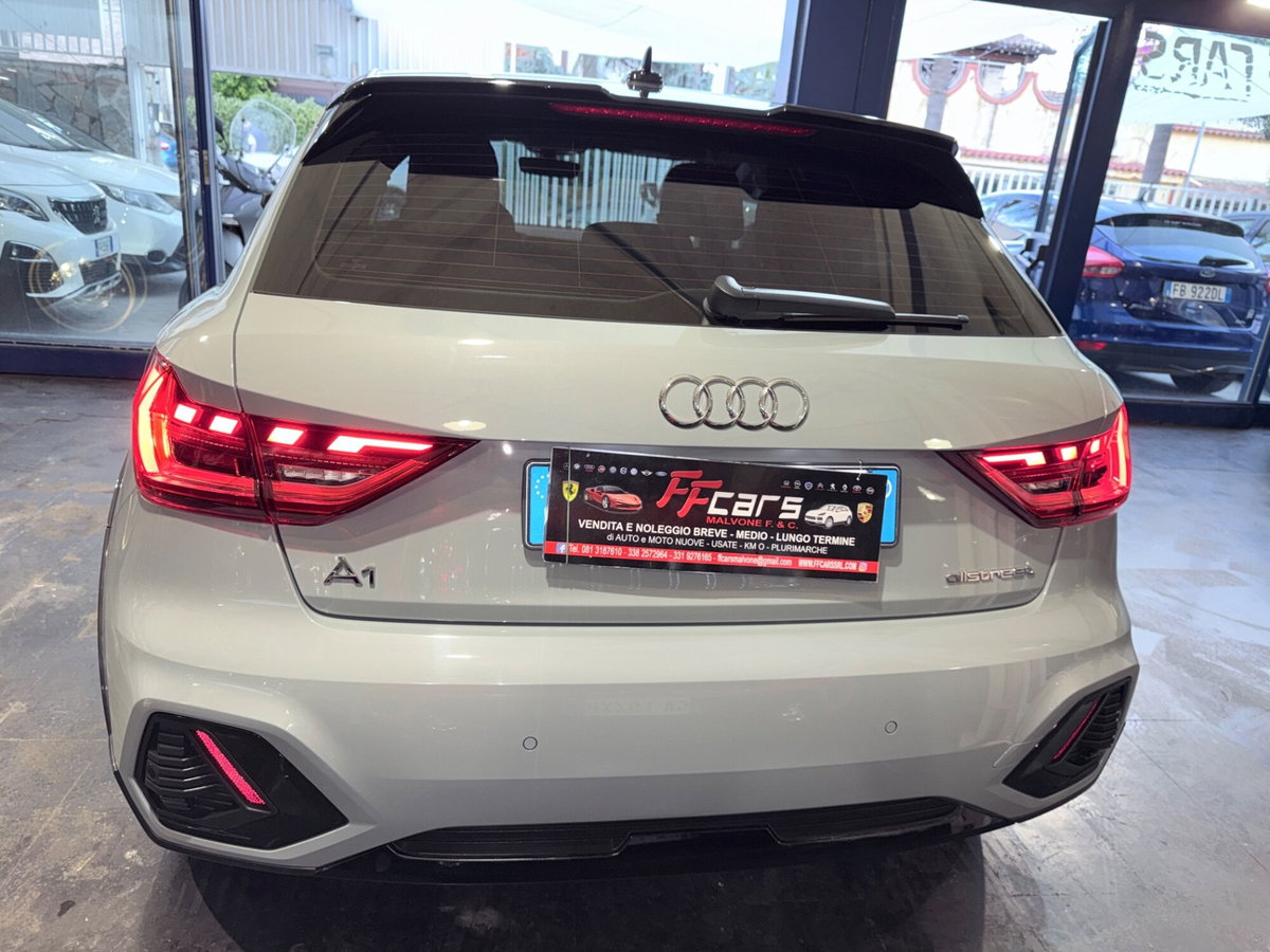 Audi A1 Sportback 30 TFSI S tronic Identity Black (6)