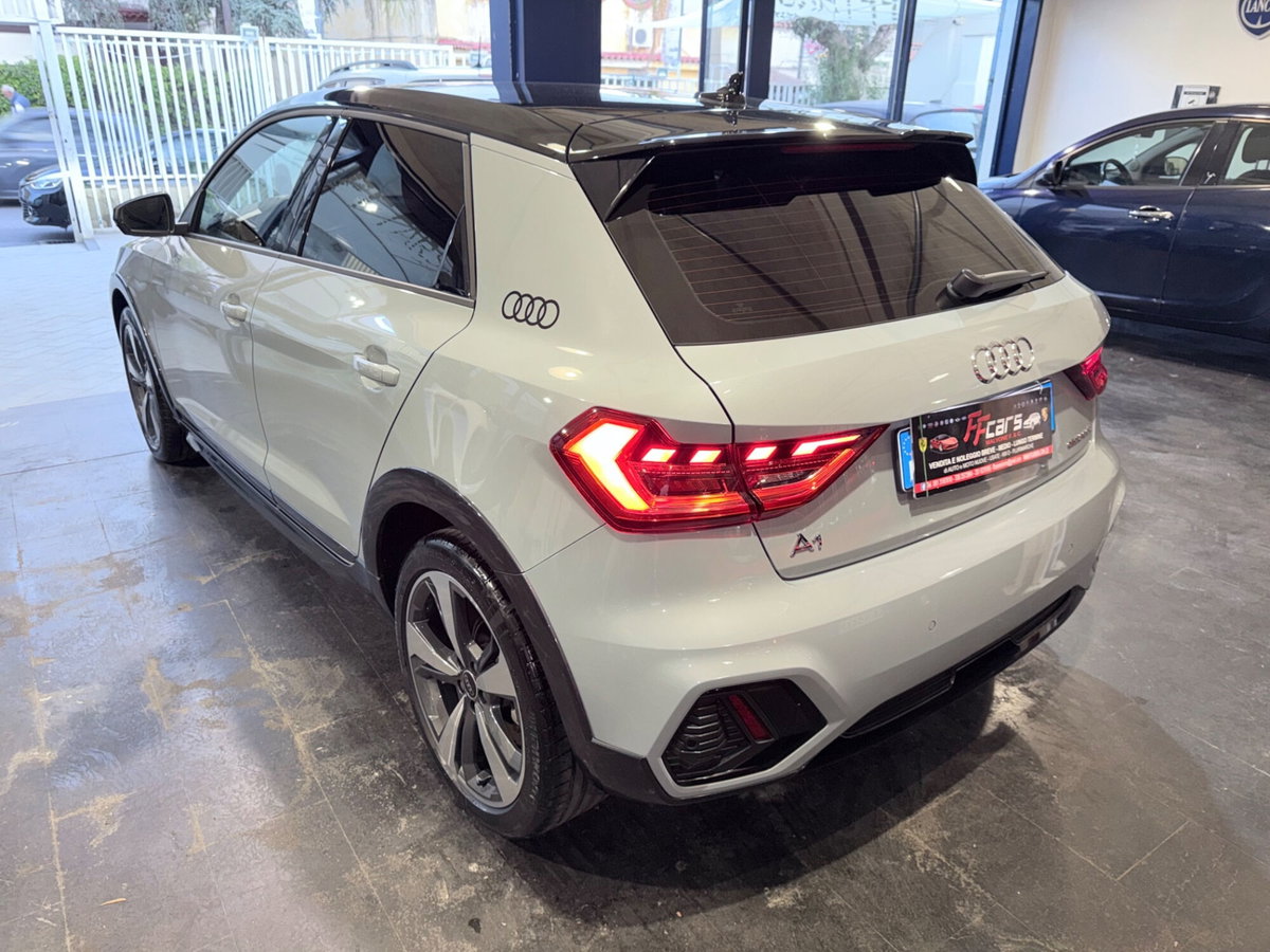 Audi A1 Sportback 30 TFSI S tronic Identity Black (8)