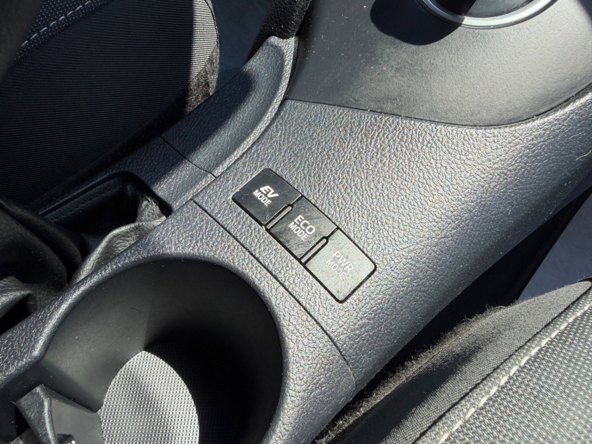 Toyota Auris 1.8 Hybrid Business Pack (15)