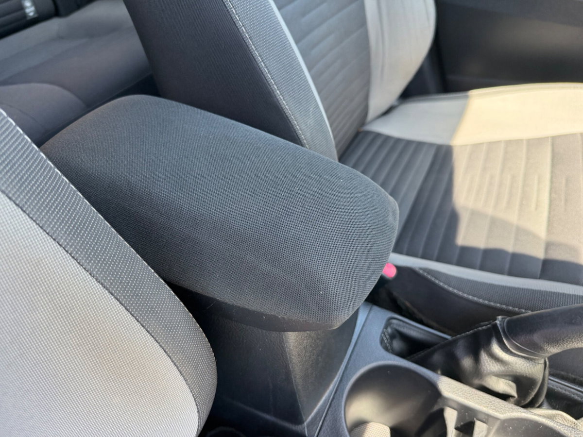 Toyota Auris 1.8 Hybrid Business Pack (18)