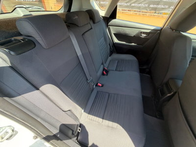 Toyota Auris 1.8 Hybrid Business Pack (19)