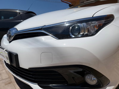 Toyota Auris 1.8 Hybrid Business Pack (3)