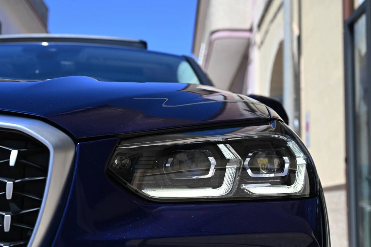 BMW X4 xDrive20d 48V (9)