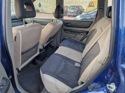Nissan X-Trail 2.2 dCi Sport (11)
