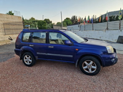 Nissan X-Trail 2.2 dCi Sport (2)