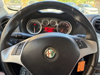 Alfa Romeo MiTo 1.3 JTDm-2 95 CV S&S Distinctive (11)