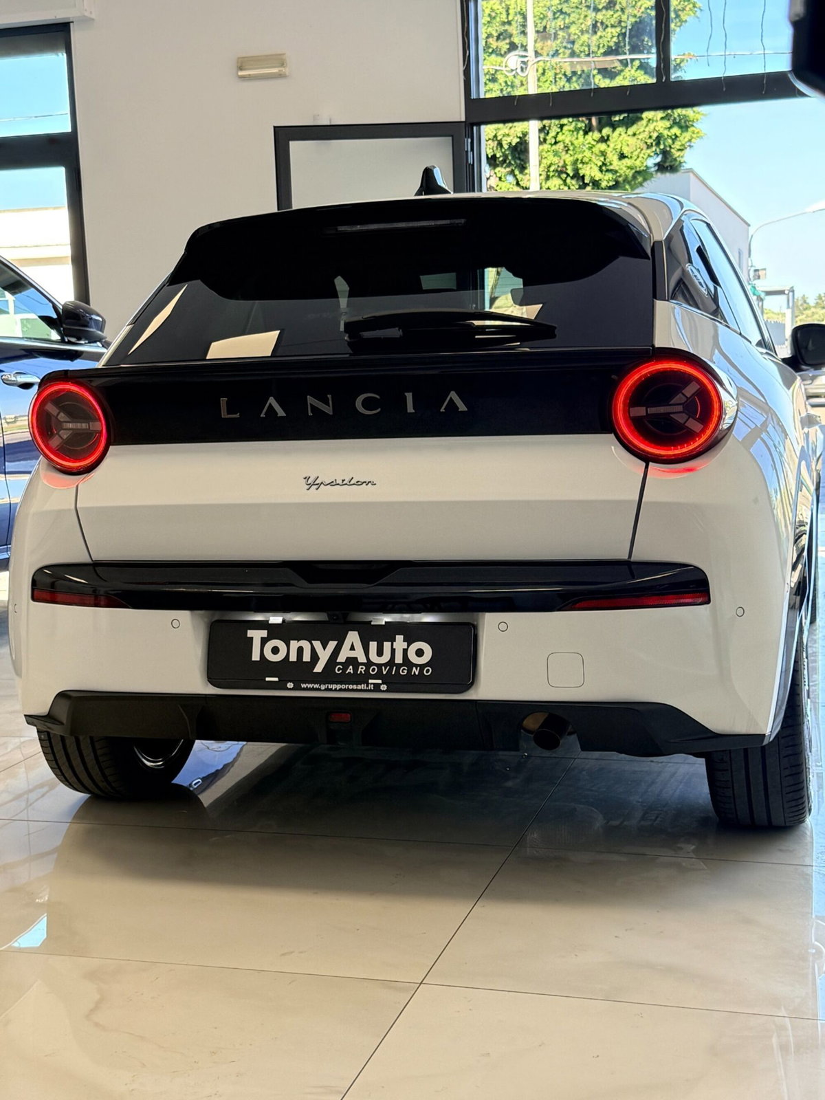 Lancia Ypsilon 1.2 mhev Edizione Limitata Cassina e-dct (11)