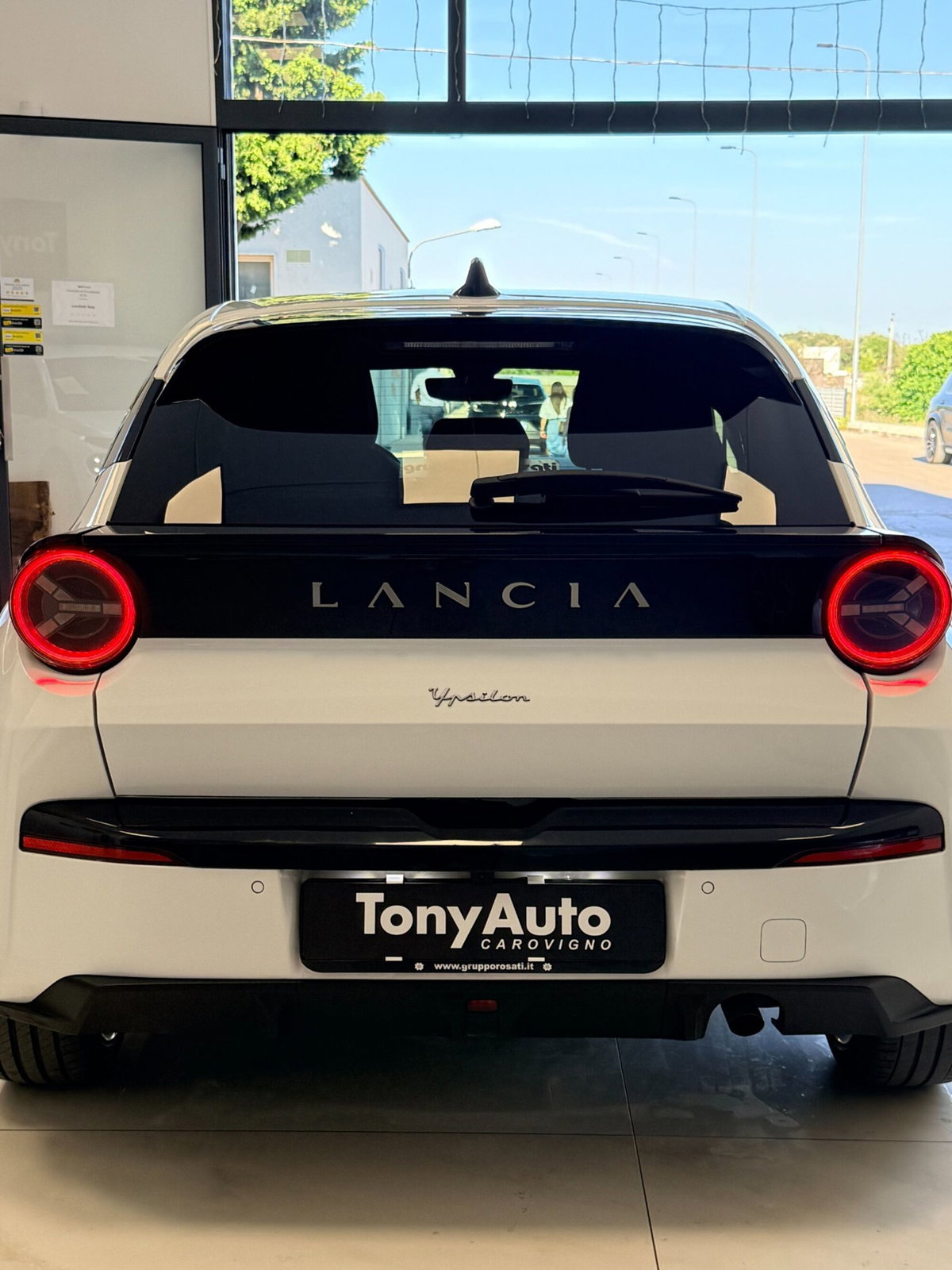 Lancia Ypsilon 1.2 mhev Edizione Limitata Cassina e-dct (9)