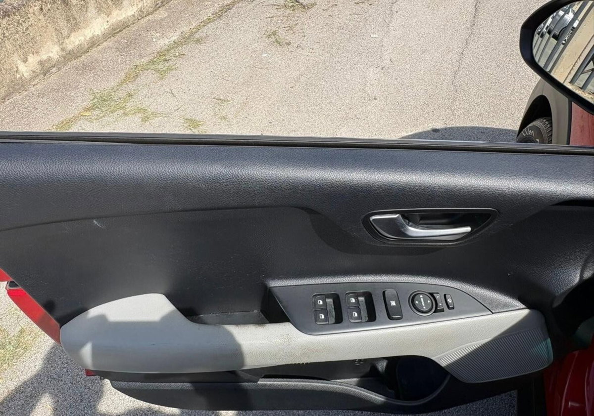 Kia Stonic 1.0 T-GDi 120 CV Energy (10)