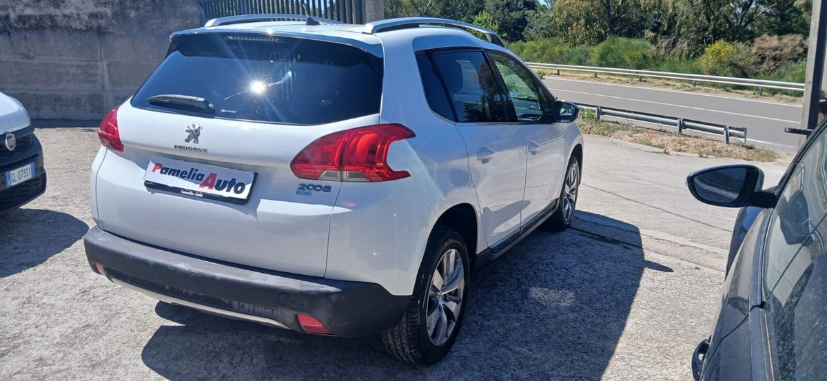 Peugeot 2008 e-HDi 92 CV Stop&Start ETG6 Allure (10)