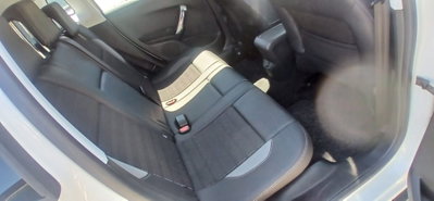Peugeot 2008 e-HDi 92 CV Stop&Start ETG6 Allure (13)