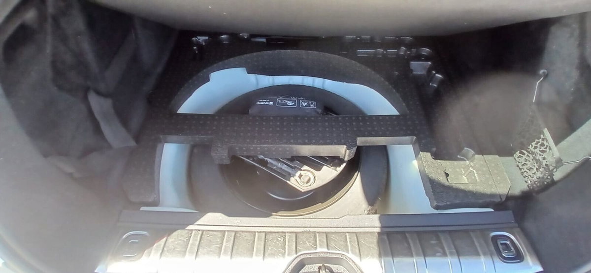 Peugeot 2008 e-HDi 92 CV Stop&Start ETG6 Allure (19)