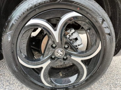 Alfa Romeo Junior elettrica Speciale 156cv (15)