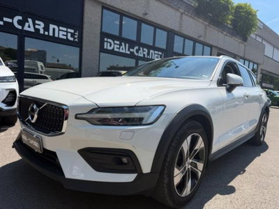 Volvo V60 Cross Country D4 AWD Geartronic Pro usata