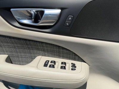 Volvo V60 Cross Country D4 AWD Geartronic Pro (11)