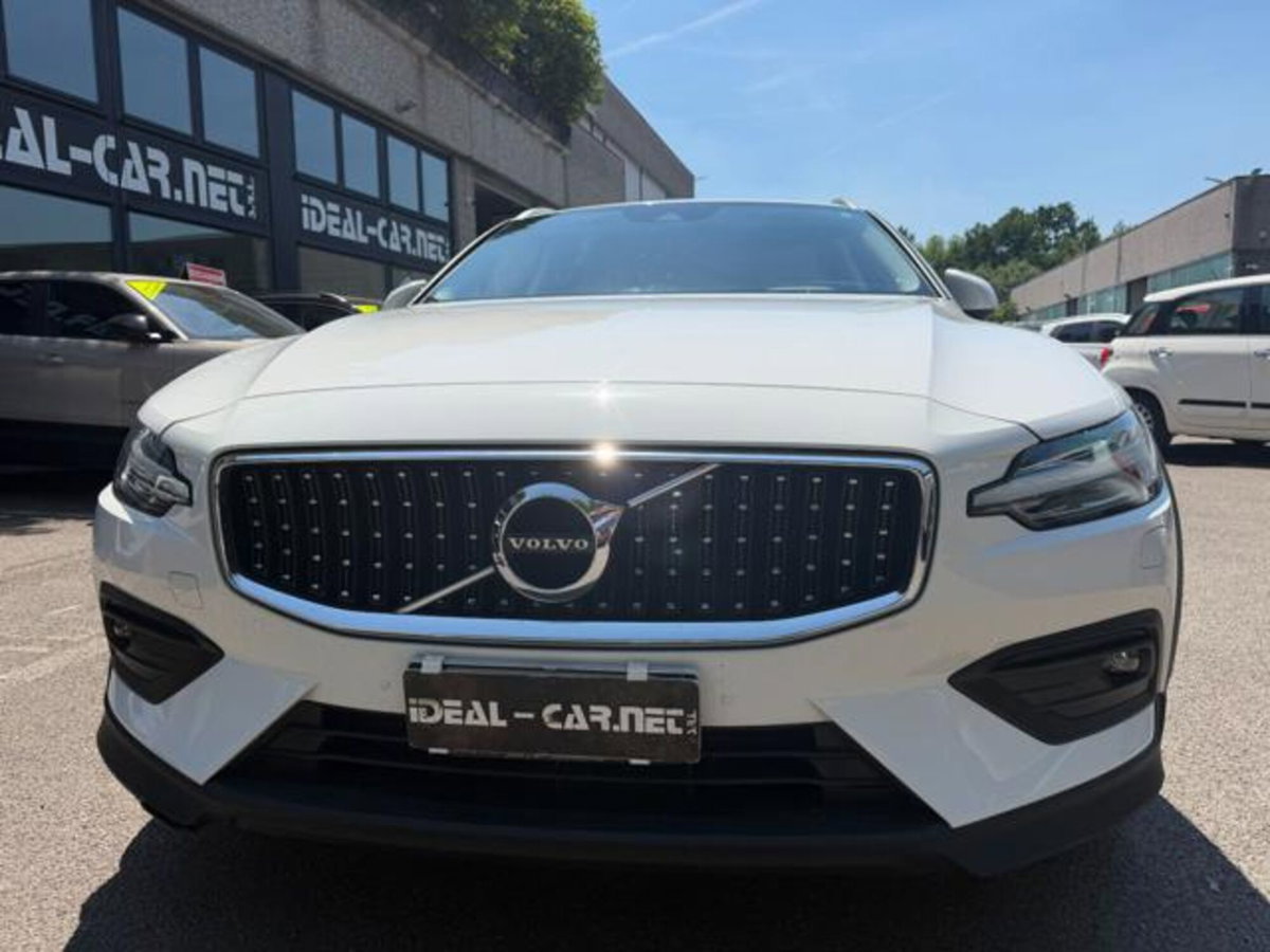 Volvo V60 Cross Country D4 AWD Geartronic Pro (4)