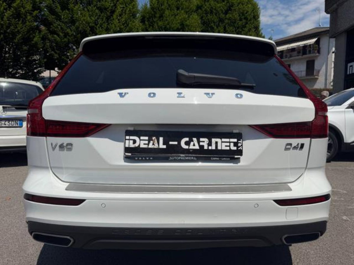 Volvo V60 Cross Country D4 AWD Geartronic Pro (5)
