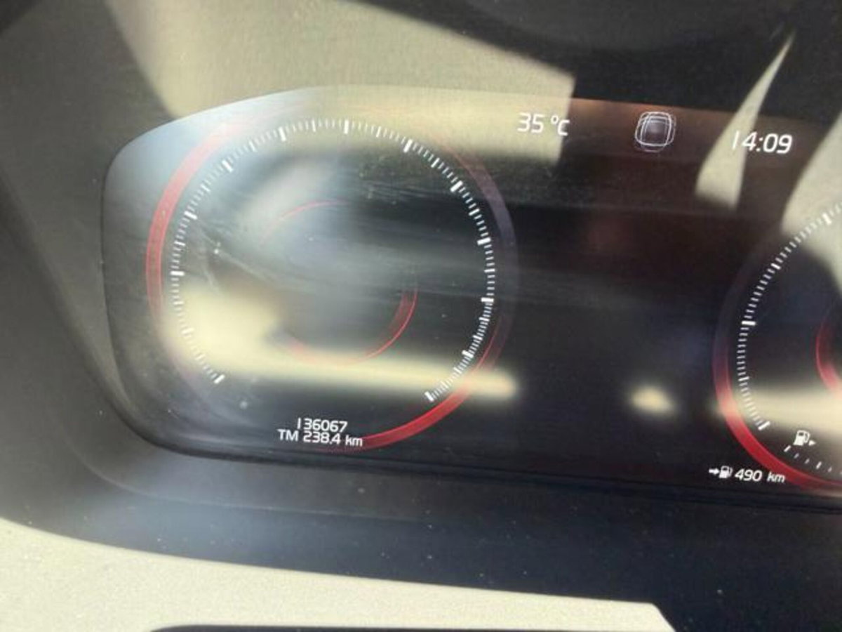 Volvo V60 Cross Country D4 AWD Geartronic Pro (9)