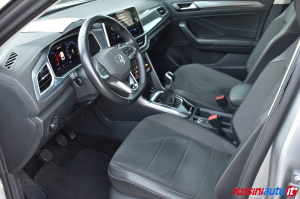 Volkswagen T-Roc 1.5 tsi Style (11)