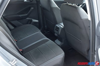Volkswagen T-Roc 1.5 tsi Style (13)