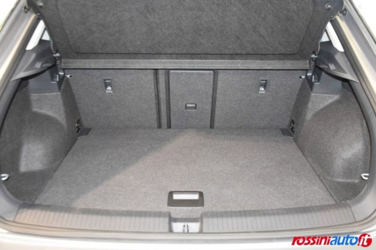 Volkswagen T-Roc 1.5 tsi Style (16)