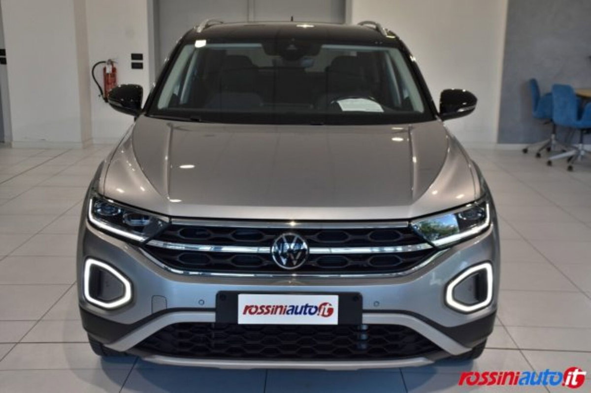 Volkswagen T-Roc 1.5 tsi Style (8)