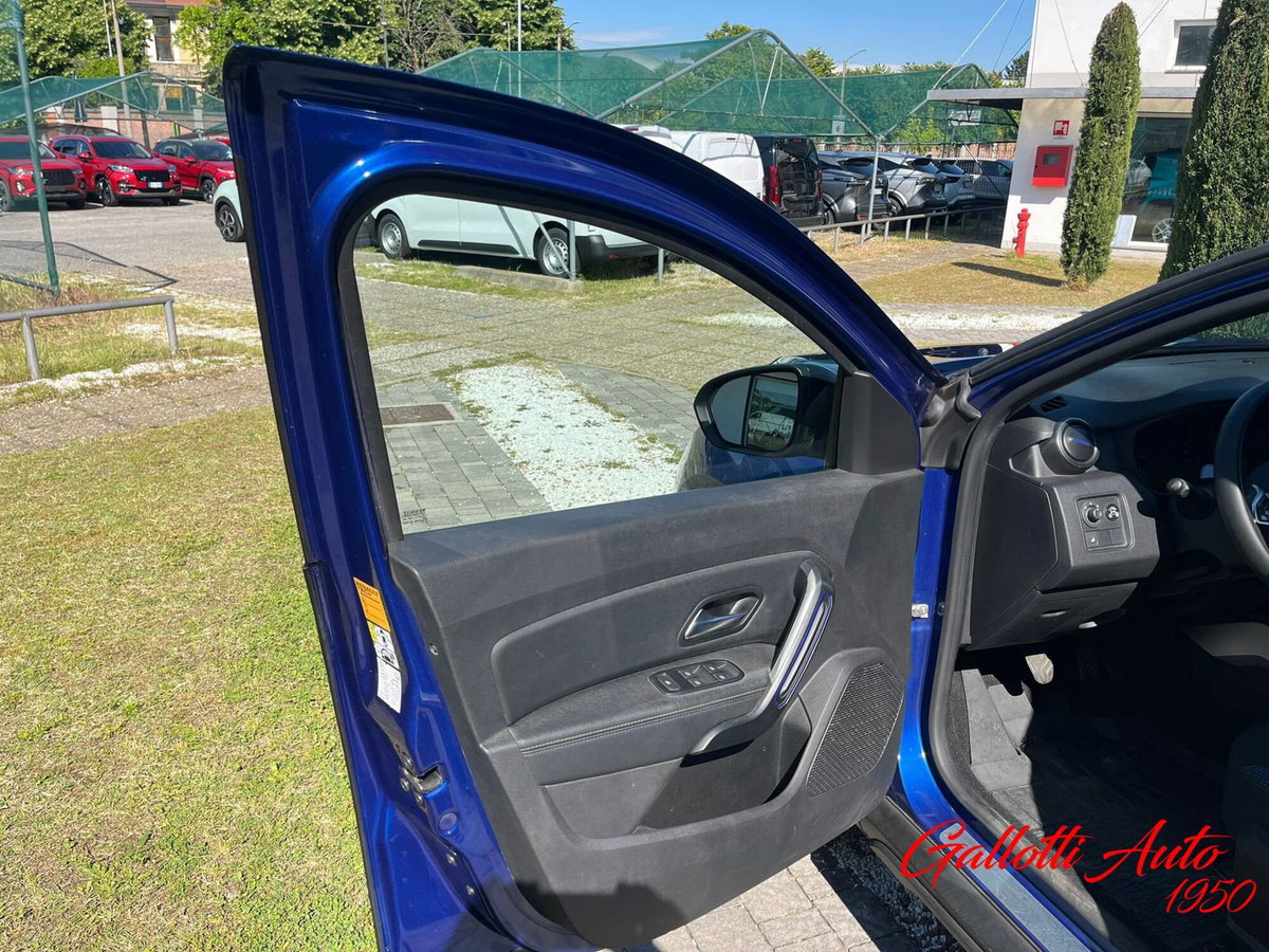 Dacia Duster 1.0 TCe 100 CV ECO-G 4x2 15th Anniversary (16)