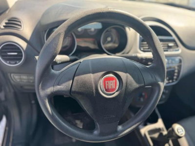 Fiat Punto 1.3 MJT II 75 CV 5 porte Street (13)