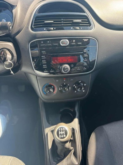 Fiat Punto 1.3 MJT II 75 CV 5 porte Street (15)