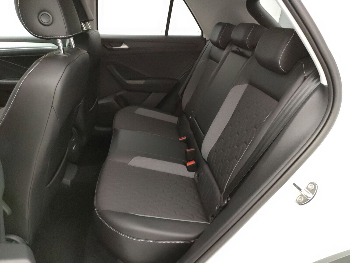 Volkswagen T-Roc 1.0 tsi Life 115cv (8)