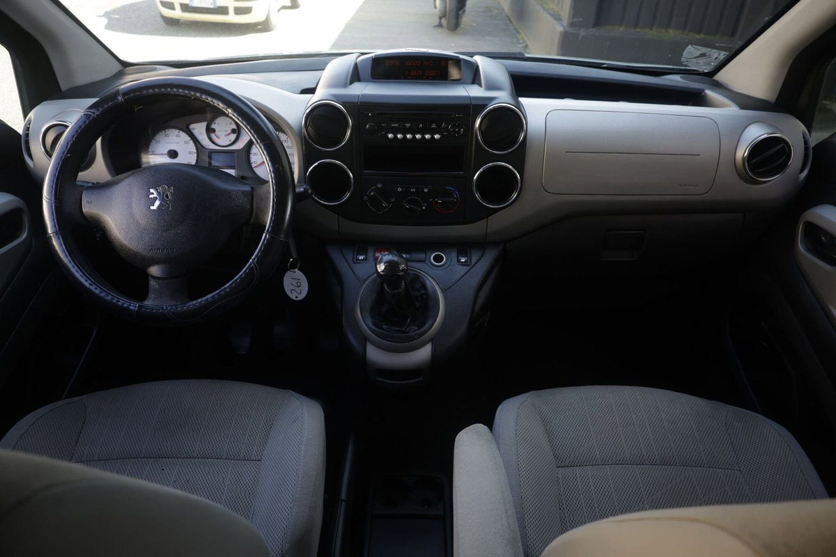 Peugeot Partner 1.6 HDi 90CV Premium (2)
