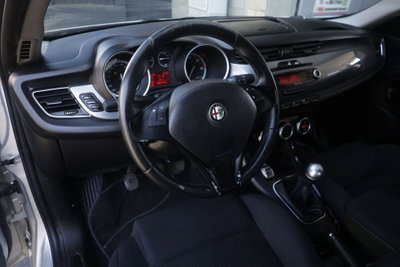 Alfa Romeo Giulietta 1.6 JTDm-2 Exclusive (14)