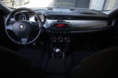 Alfa Romeo Giulietta 1.6 JTDm-2 Exclusive (2)