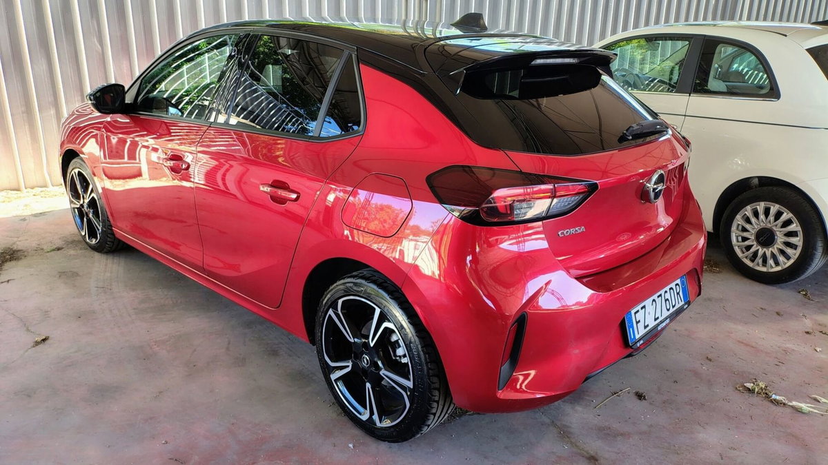 Opel Corsa 1.5 D 100 CV GS Line (2)