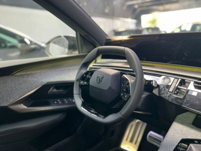 Peugeot 3008 1.2 hybrid GT 145cv e-dcs6 (9)