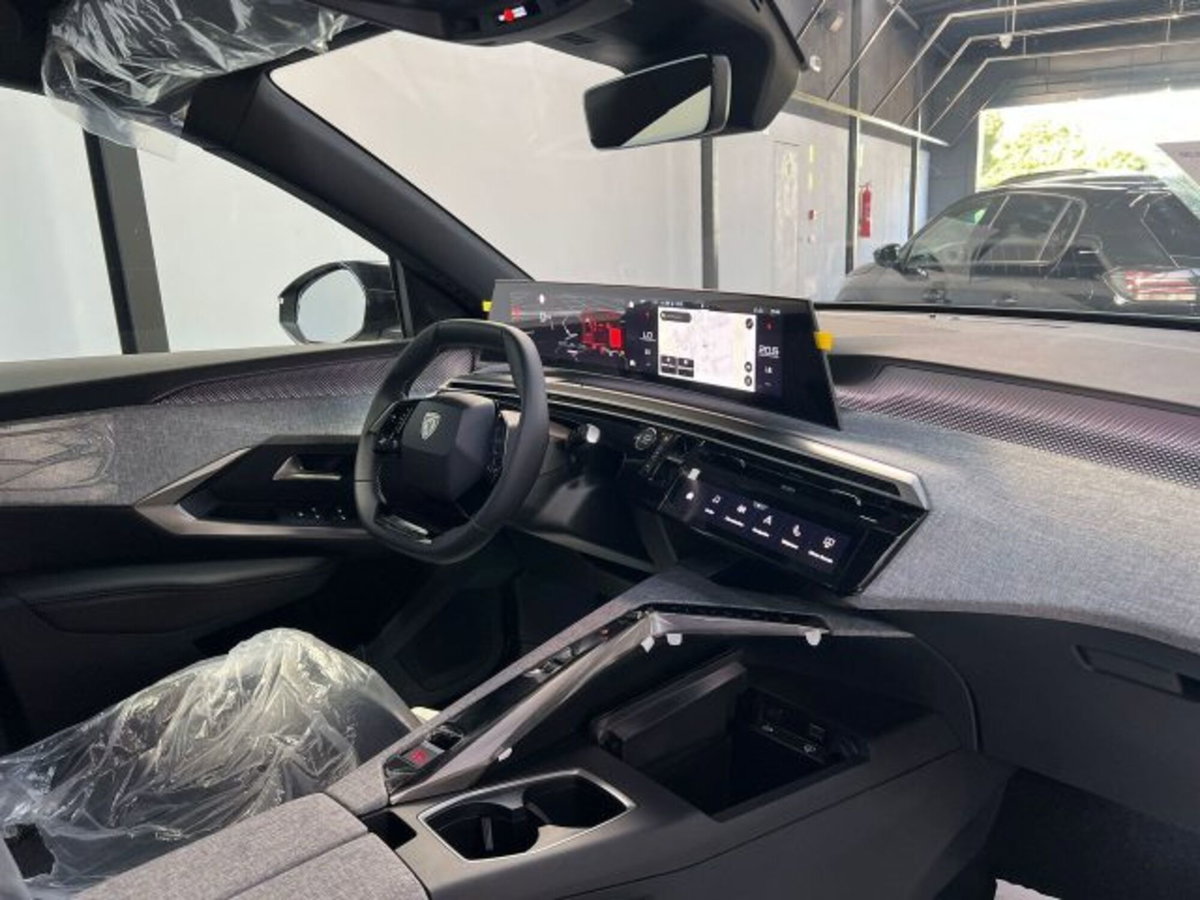 Peugeot 3008 1.2 hybrid GT 145cv e-dcs6 (13)