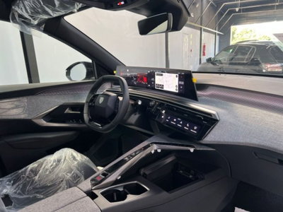Peugeot 3008 1.2 hybrid GT 145cv e-dcs6 (13)
