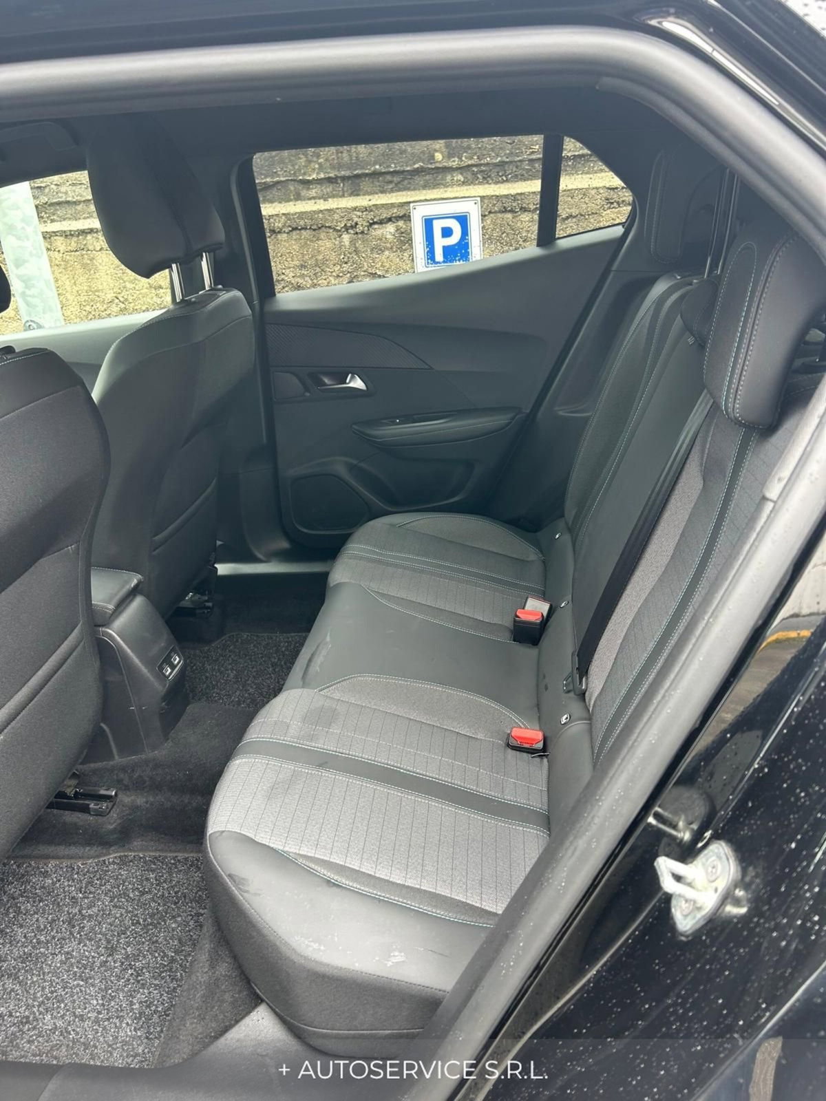 Peugeot 2008 1.2 turbo Allure 100cv (11)