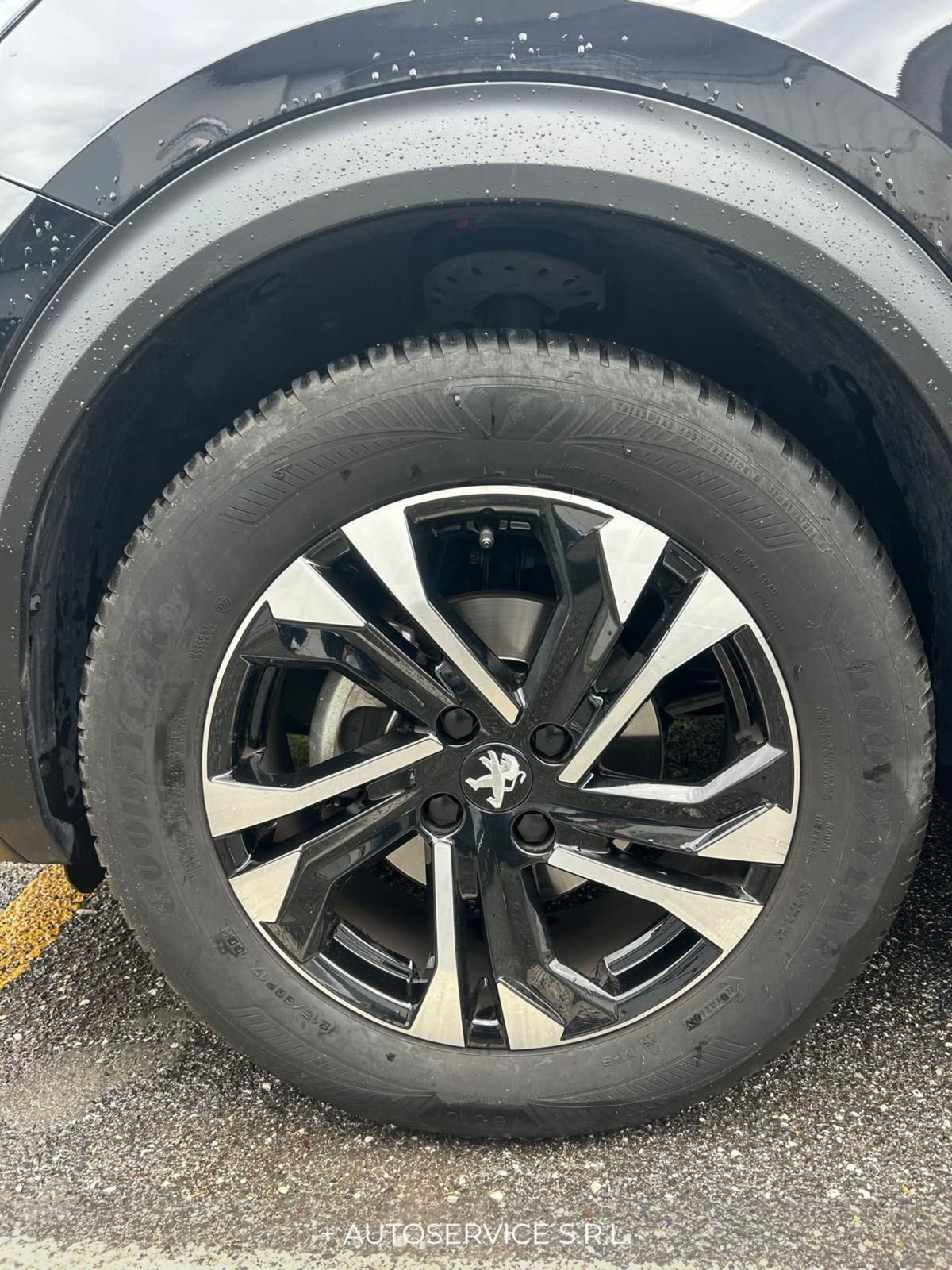 Peugeot 2008 1.2 turbo Allure 100cv (12)