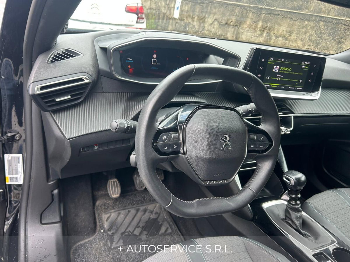 Peugeot 2008 1.2 turbo Allure 100cv (13)