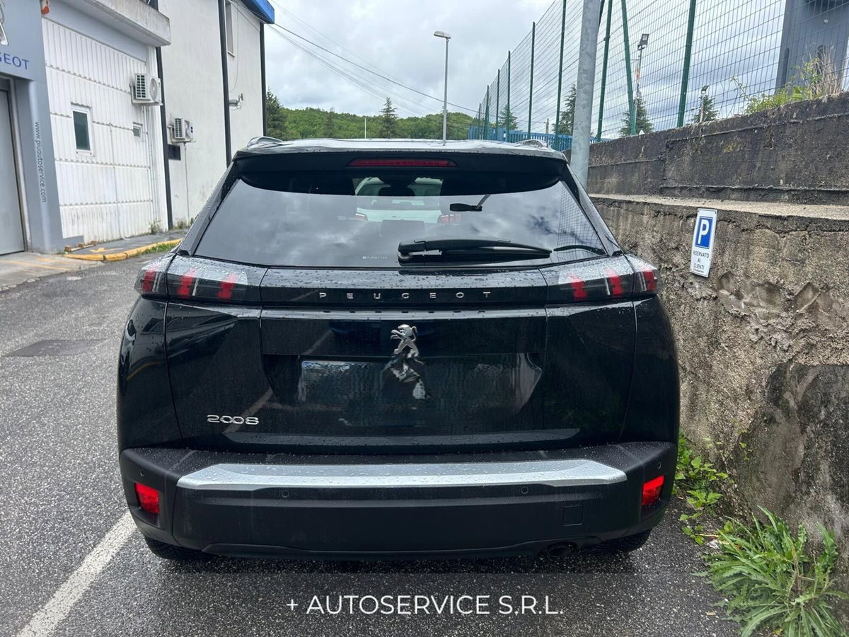 Peugeot 2008 1.2 turbo Allure 100cv (4)