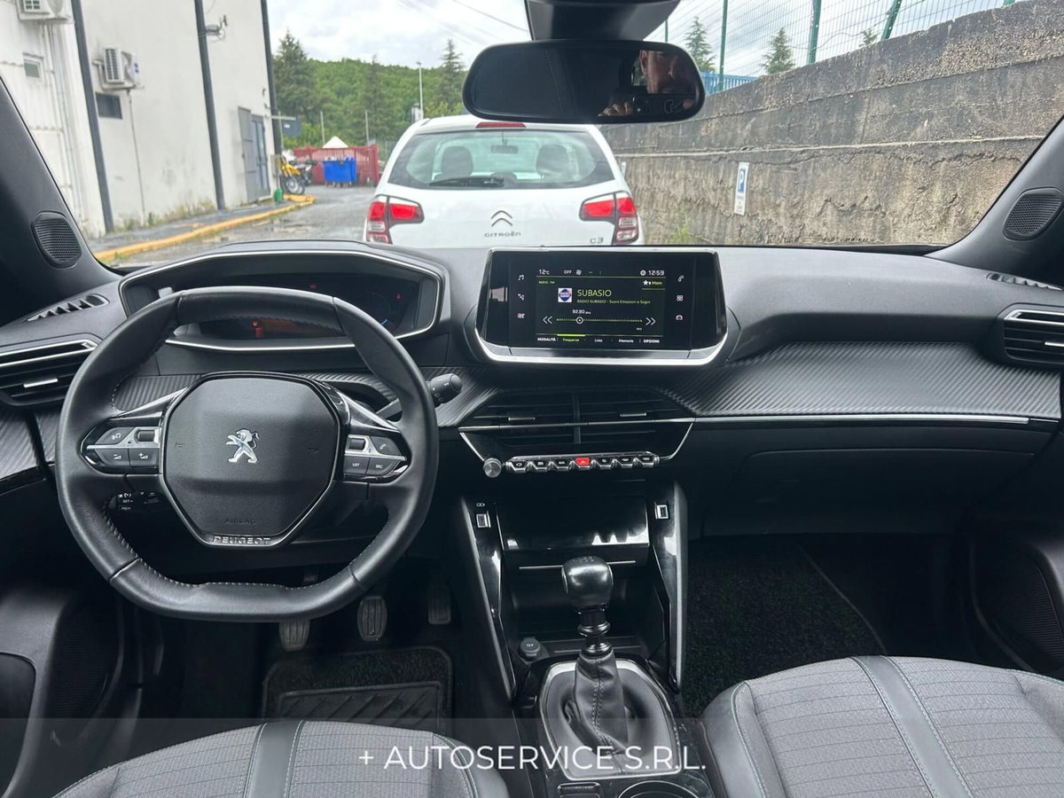 Peugeot 2008 1.2 turbo Allure 100cv (7)