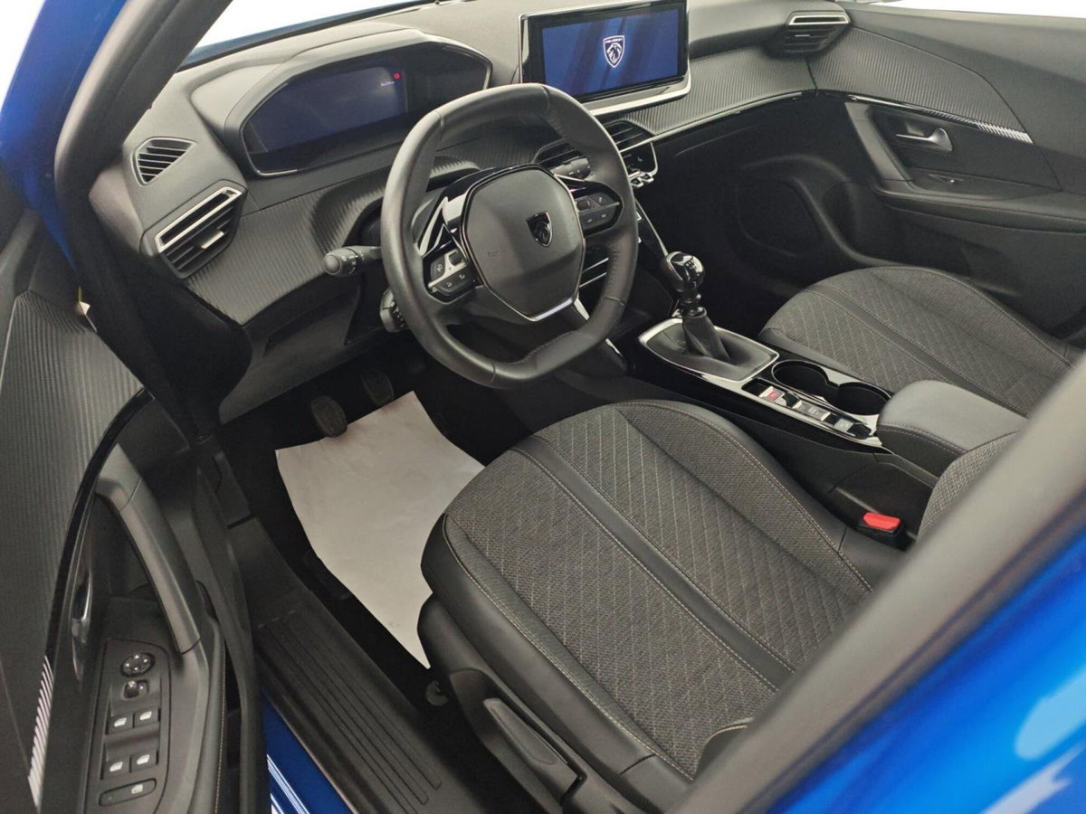 Peugeot 2008 PureTech 100 S&S Allure (10)